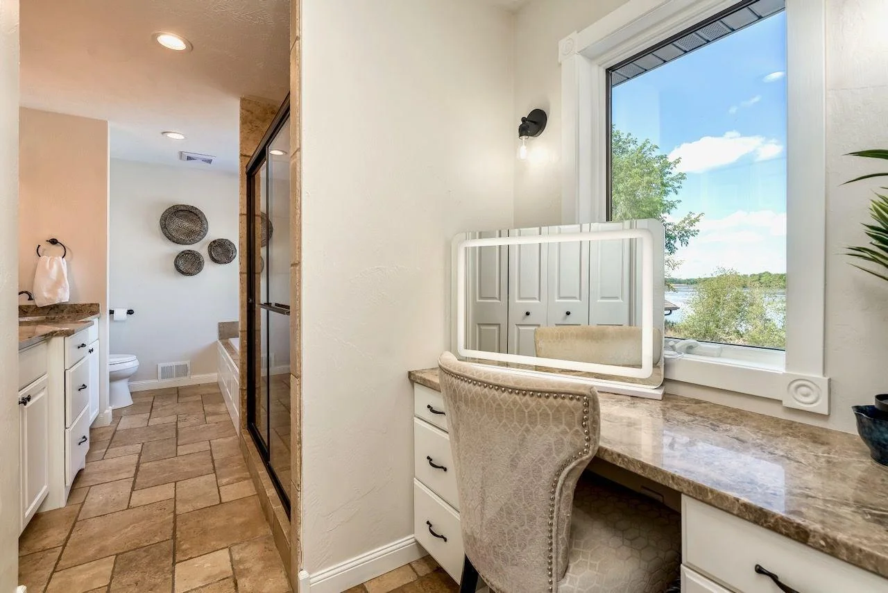 Bonus make-up vanity area in the primary bath