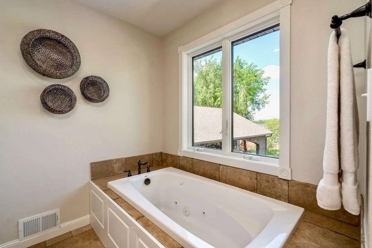 Primary Bathroom tub