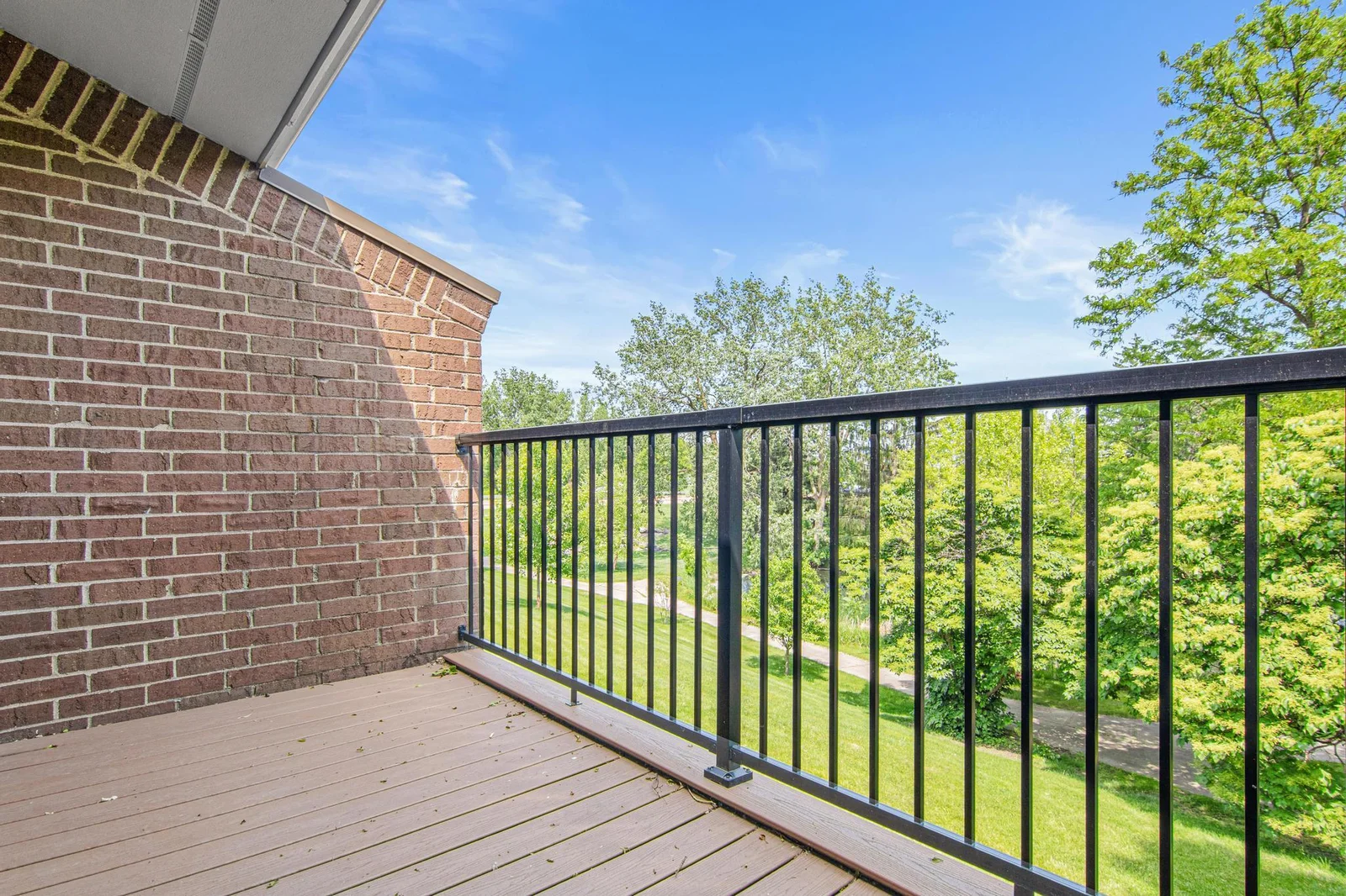 1566 Millpond Ct, Chaska-17.jpg