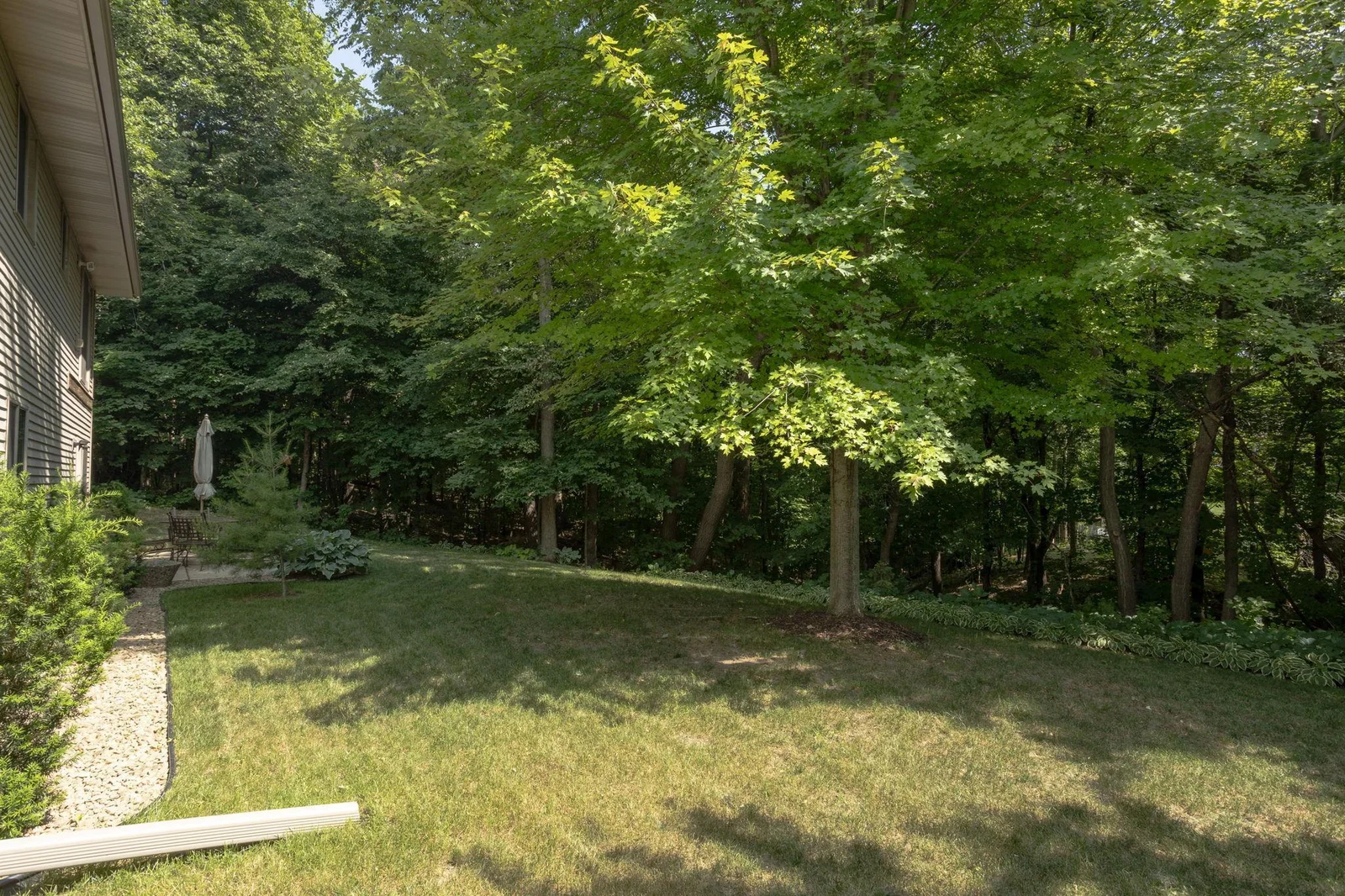 Thumbnail photo 24