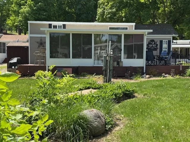 Photo 1 of 2221 Reubens