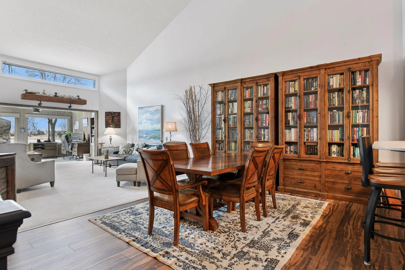 Lakefront buyers will appreciate the high-end new carpet and plush pad in the main level living room.