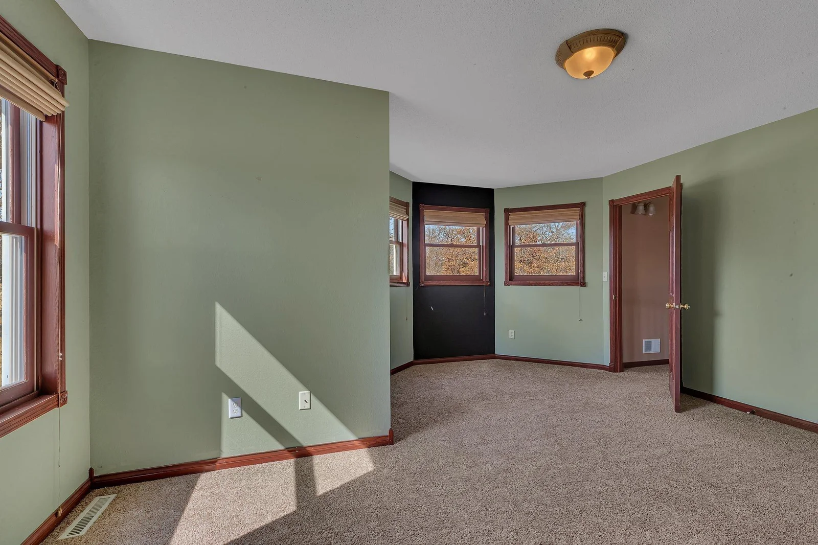 Upper level bedroom 2