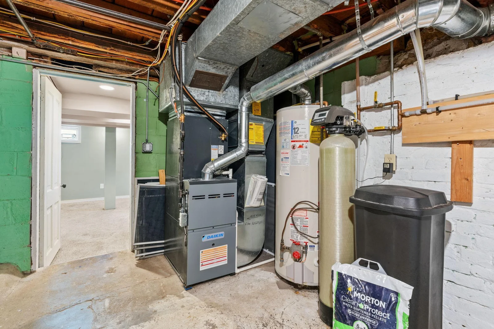 50-web-or-mls-638 7th St-50.jpg