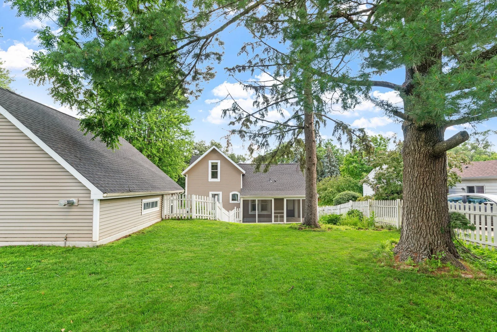 16-web-or-mls-638 7th St-16.jpg