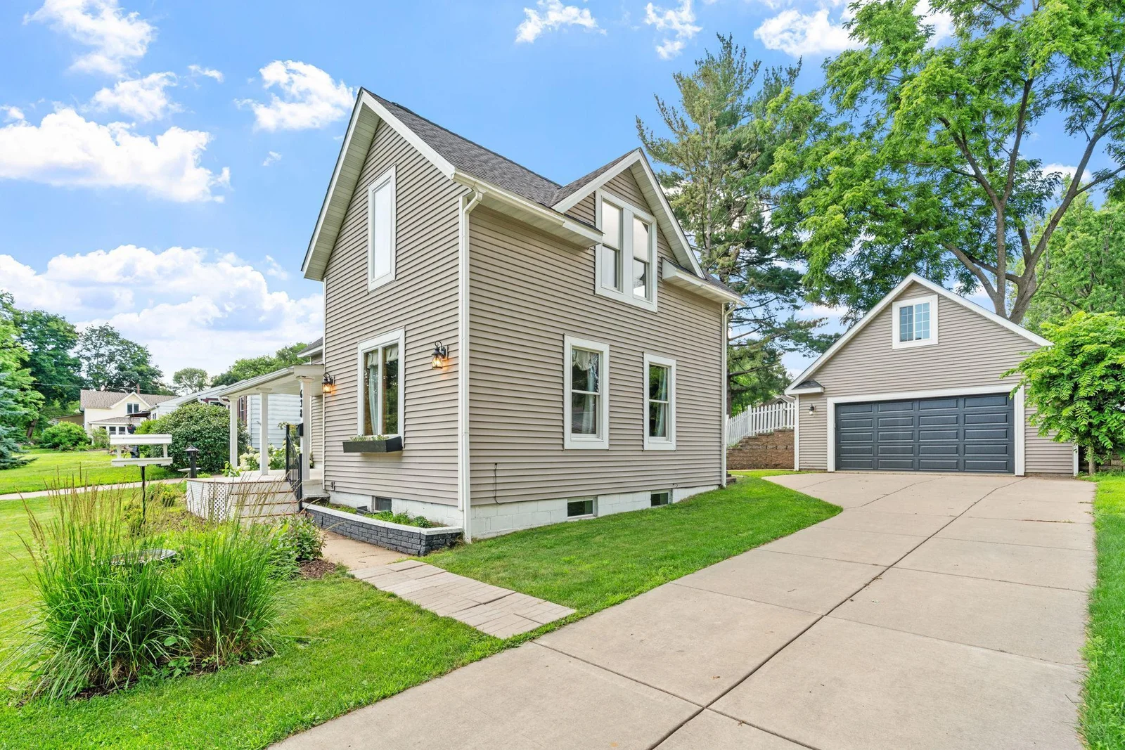 4-web-or-mls-638 7th St-4.jpg