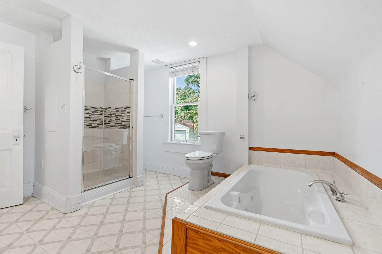 43-web-or-mls-638 7th St-43.jpg