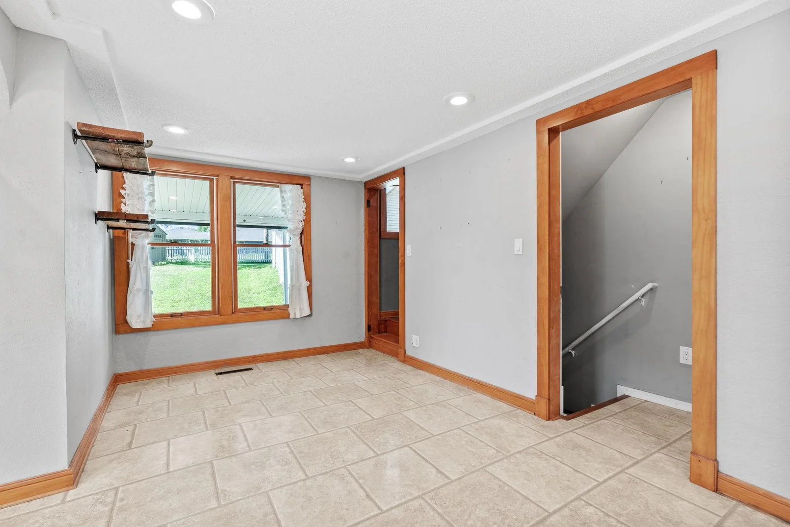 23-web-or-mls-638 7th St-23.jpg