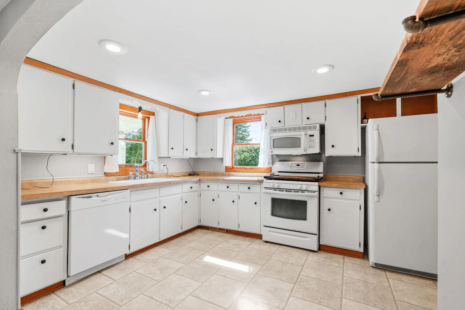 24-web-or-mls-638 7th St-24.jpg