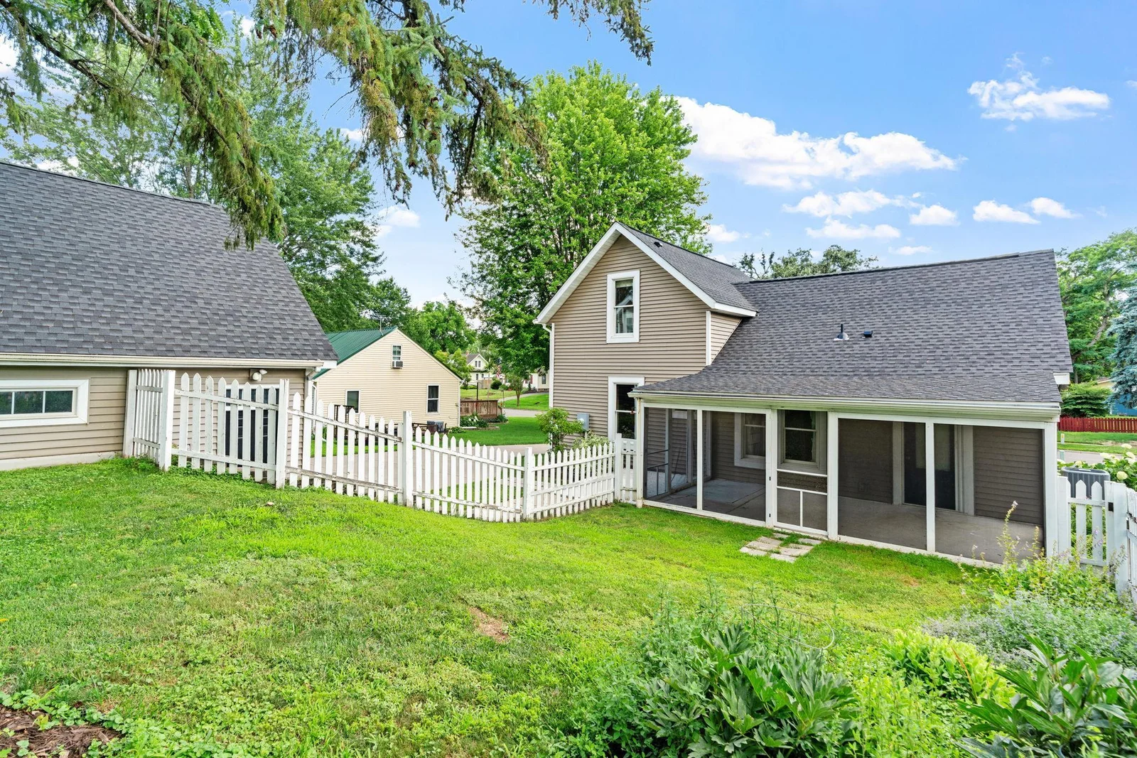 14-web-or-mls-638 7th St-14.jpg