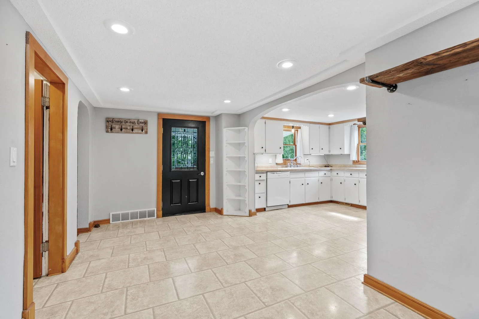 20-web-or-mls-638 7th St-20.jpg