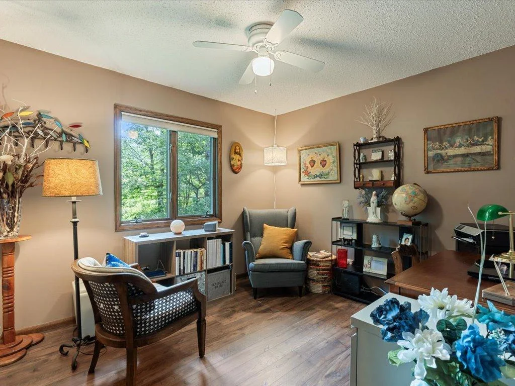 Upper level bedroom 2