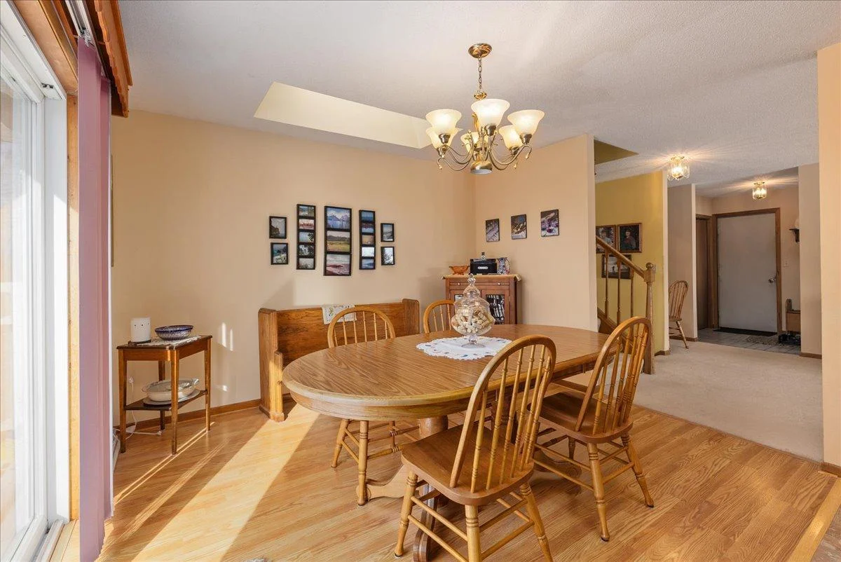 11-Dining Room.jpg