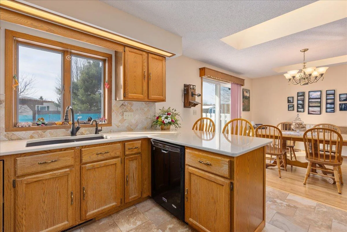 07-Kitchen.jpg
