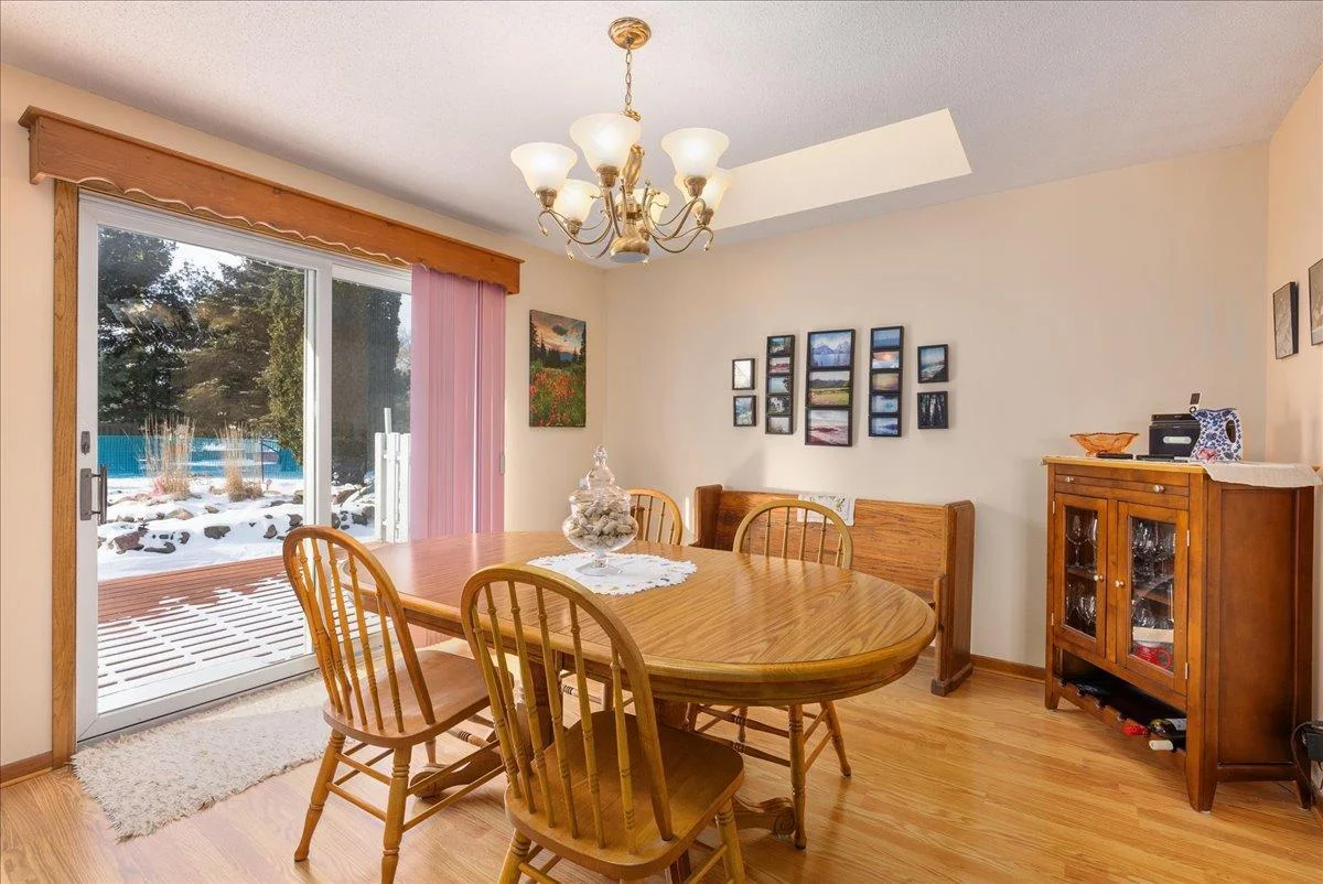 10-Dining Room.jpg