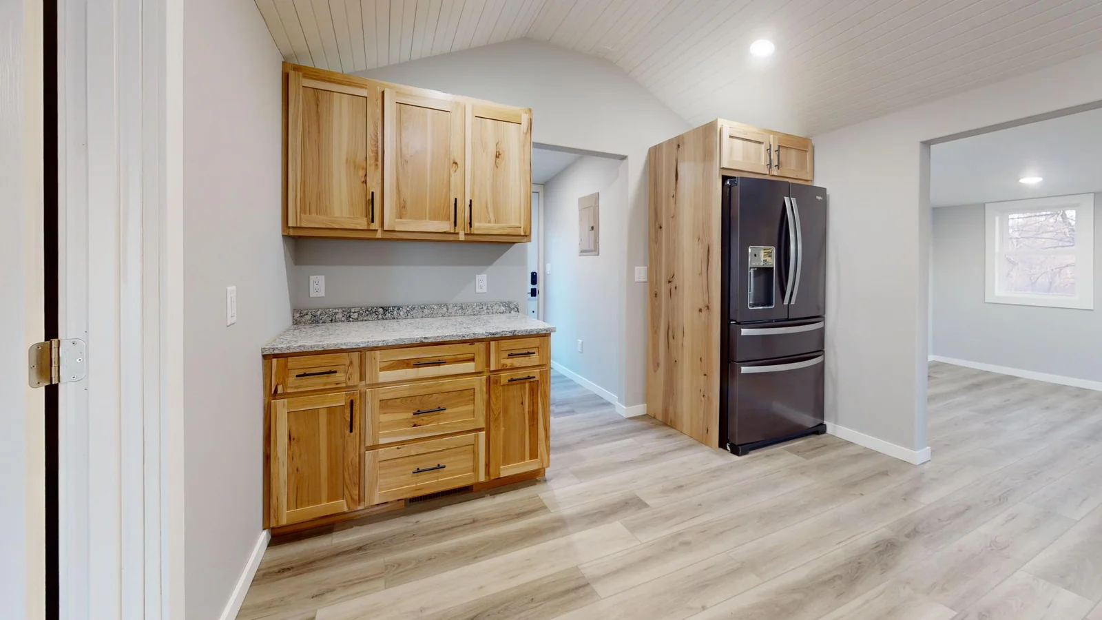 15216-E-Munson-Kitchen.jpg