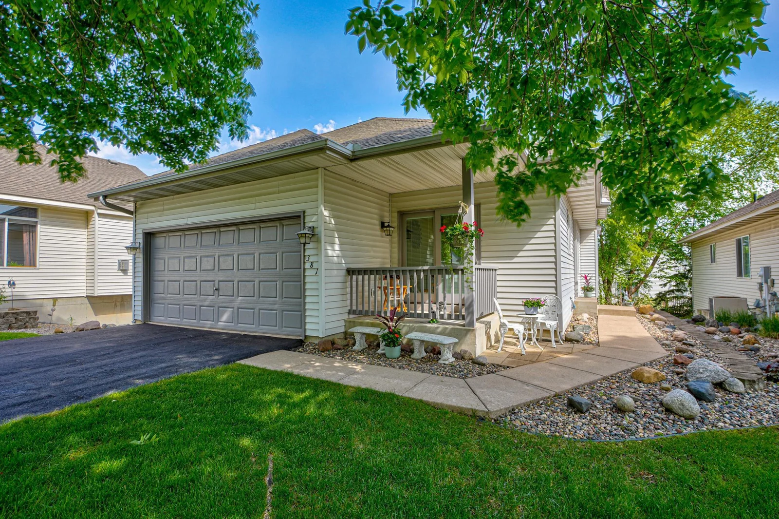 381 Bluebird Alcove