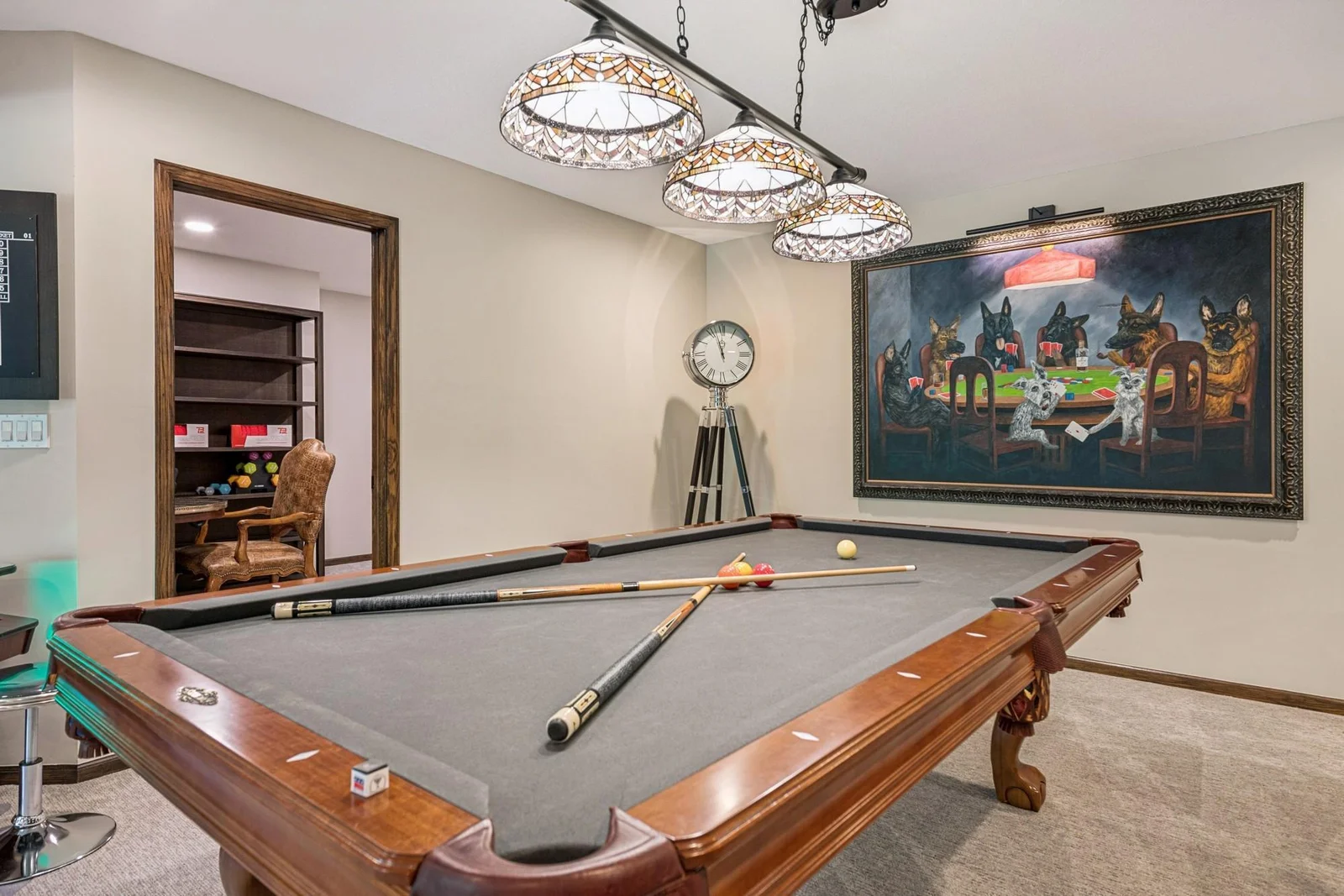 Plenty of space around the table to play without needing to adjust your shot