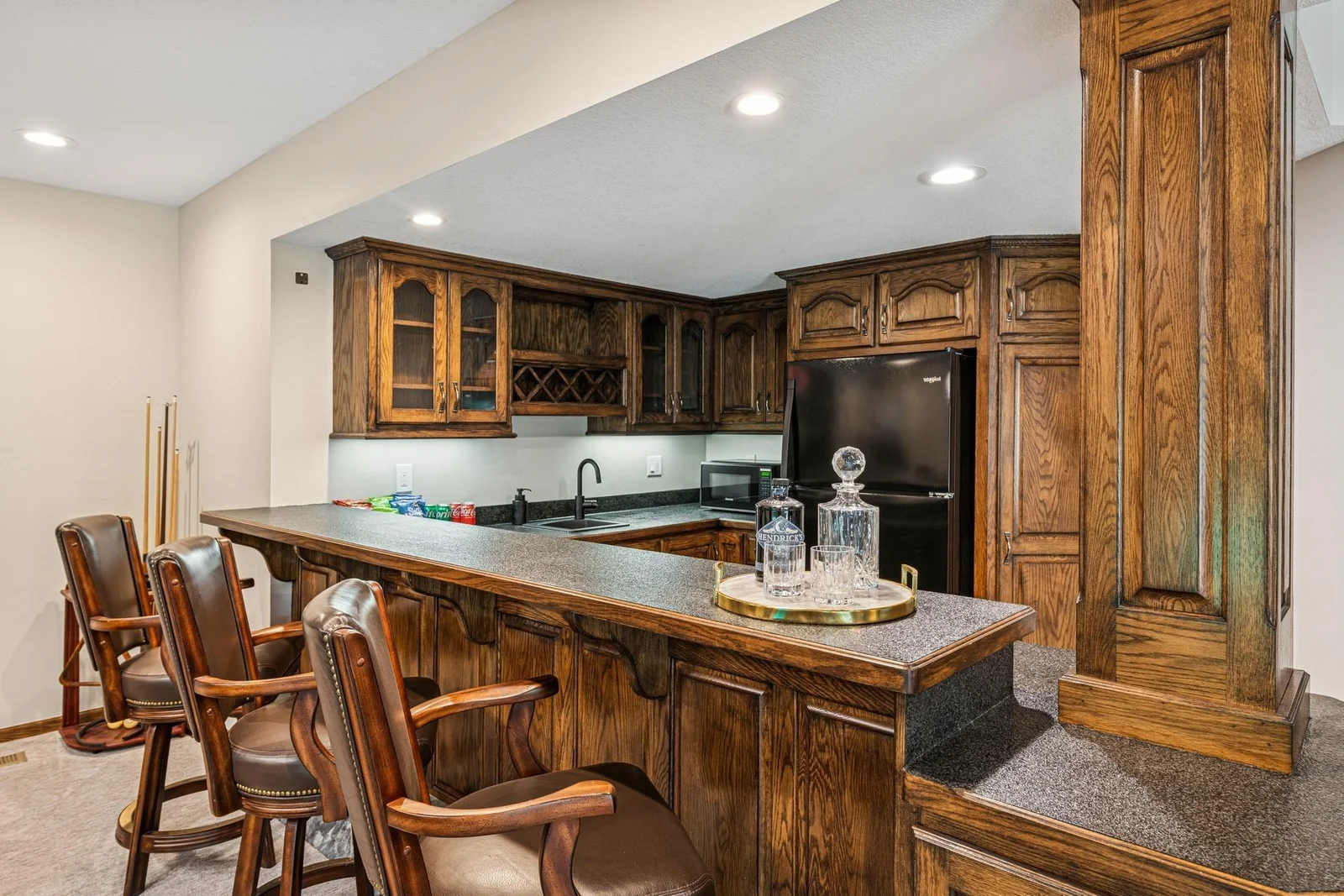 Countertop overhang for comfortable seating