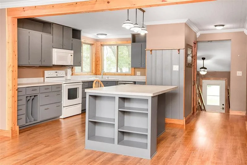 Kitchen upper level