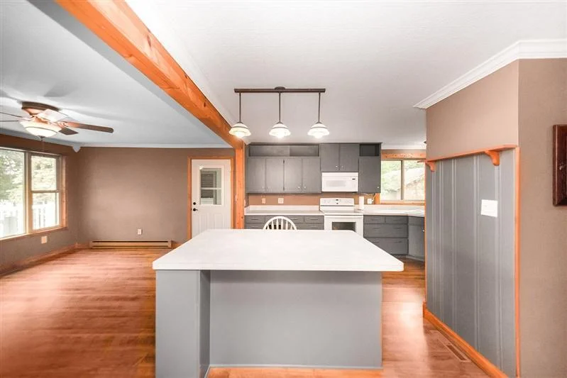 Kitchen upper level