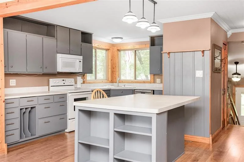 Kitchen upper level