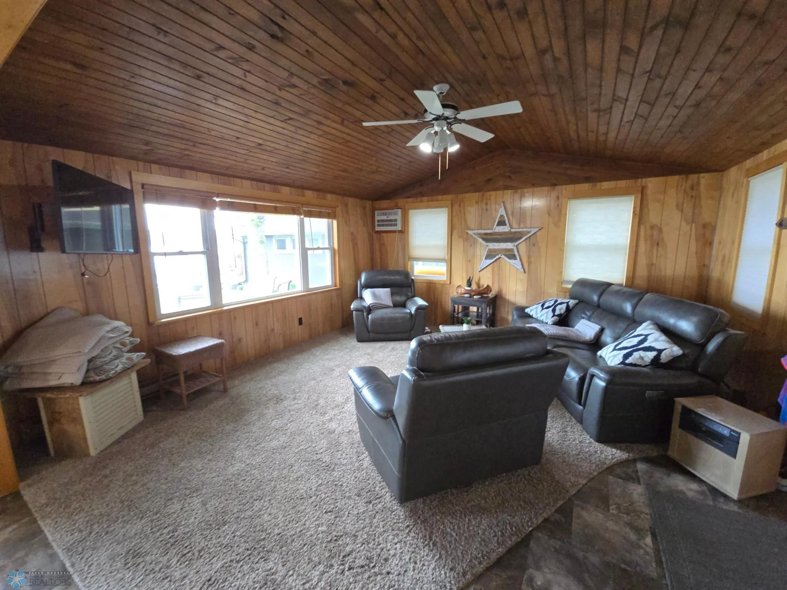 Living room with lakeveiw