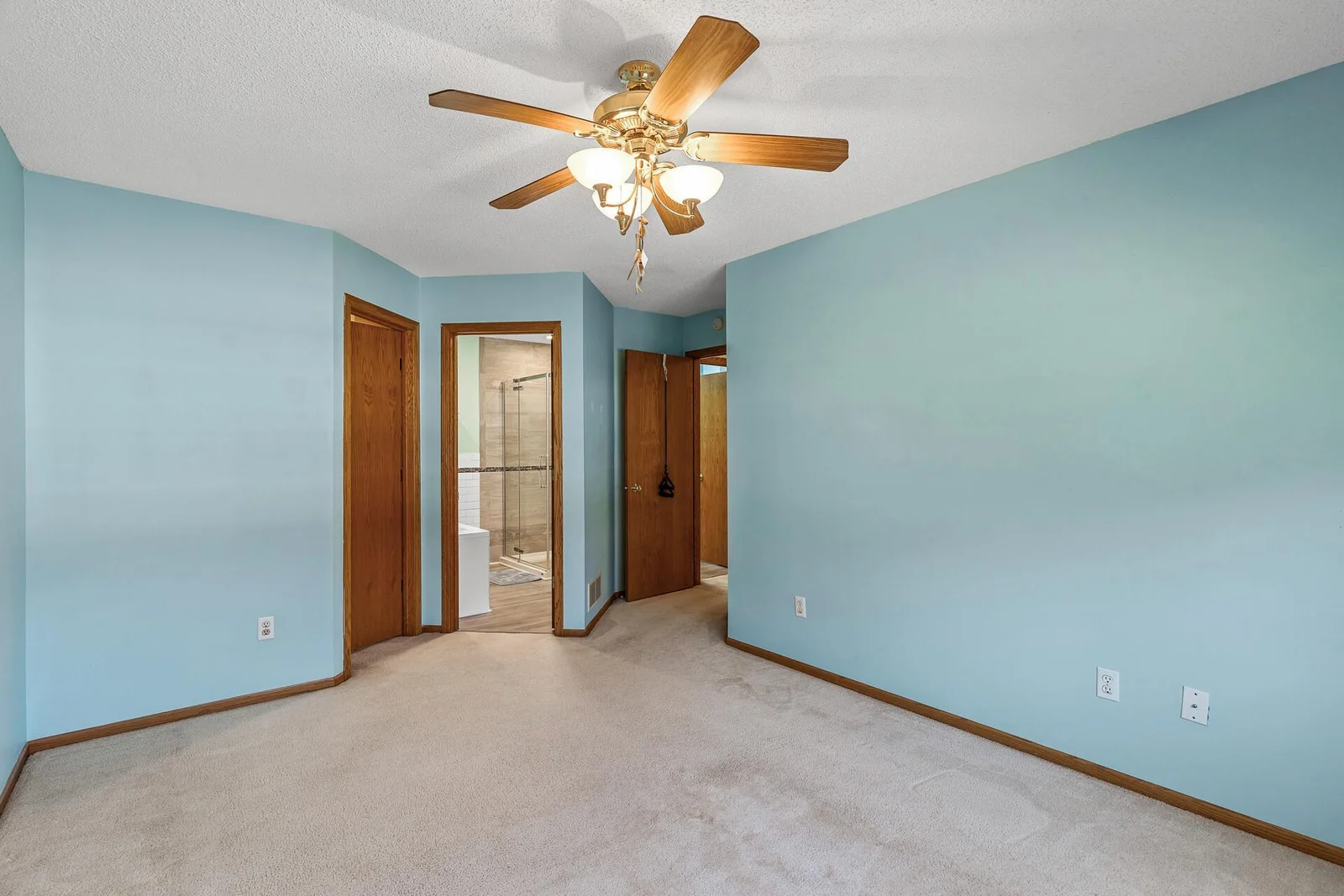 Upper level primary bedroom