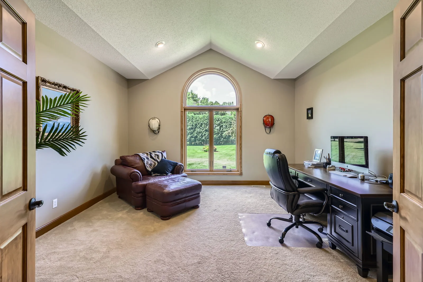 9739 Bjorkman Lane - Web Quality - 023 - 19 Office.png