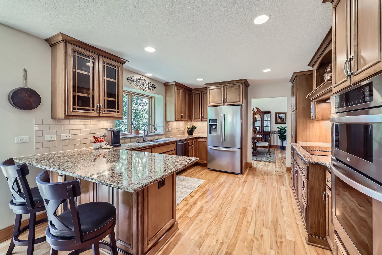 9739 Bjorkman Lane - Web Quality - 027 - 23 Kitchen.png