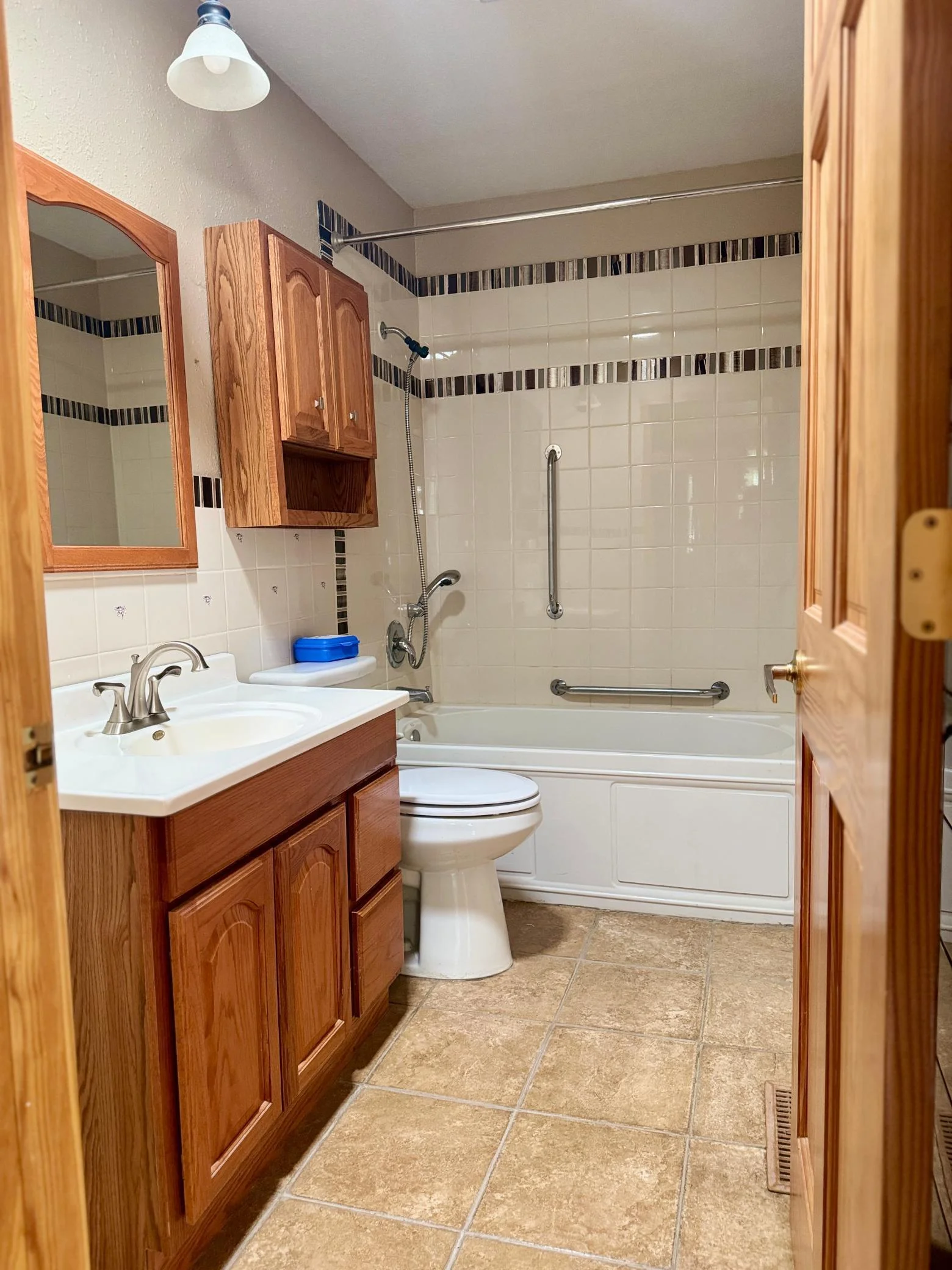Main Floor Full Bath