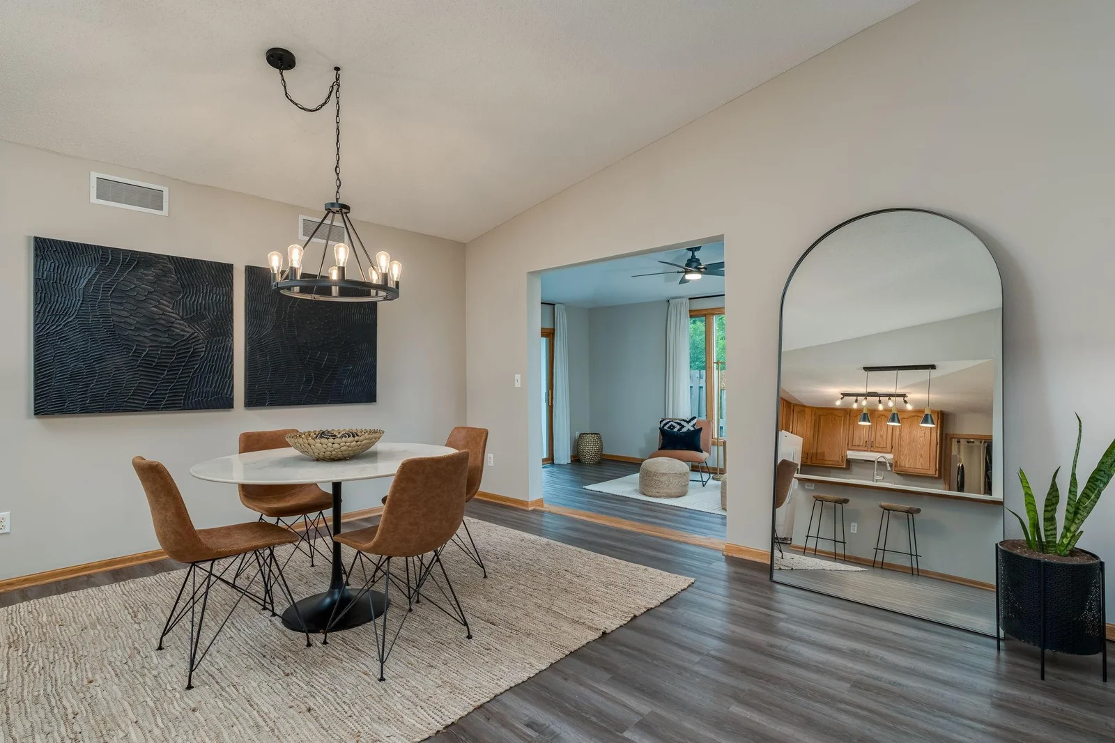 25-web-or-mls-623-e-rolling-hills-dr.jpg