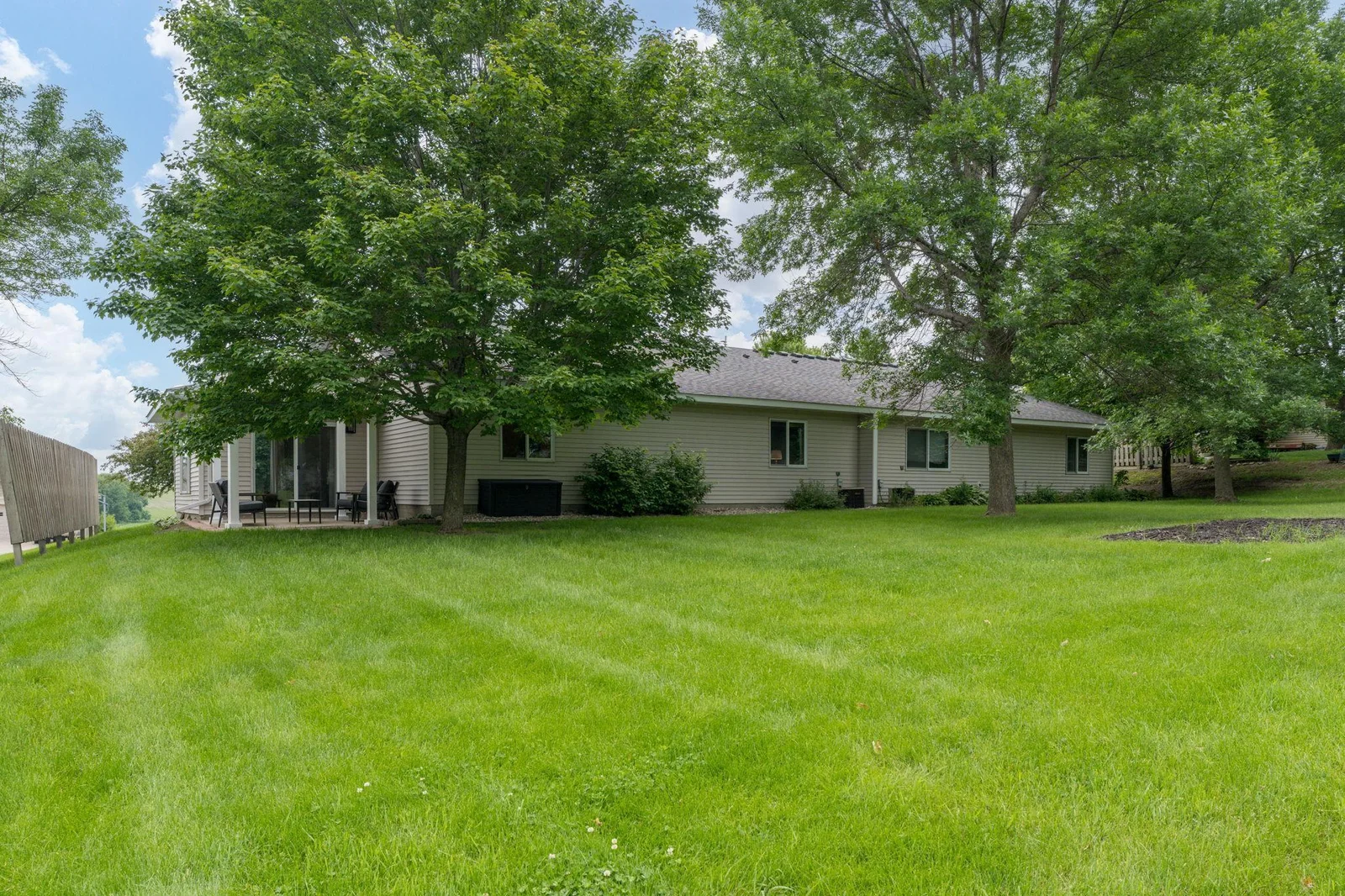 32-web-or-mls-623-e-rolling-hills-dr.jpg