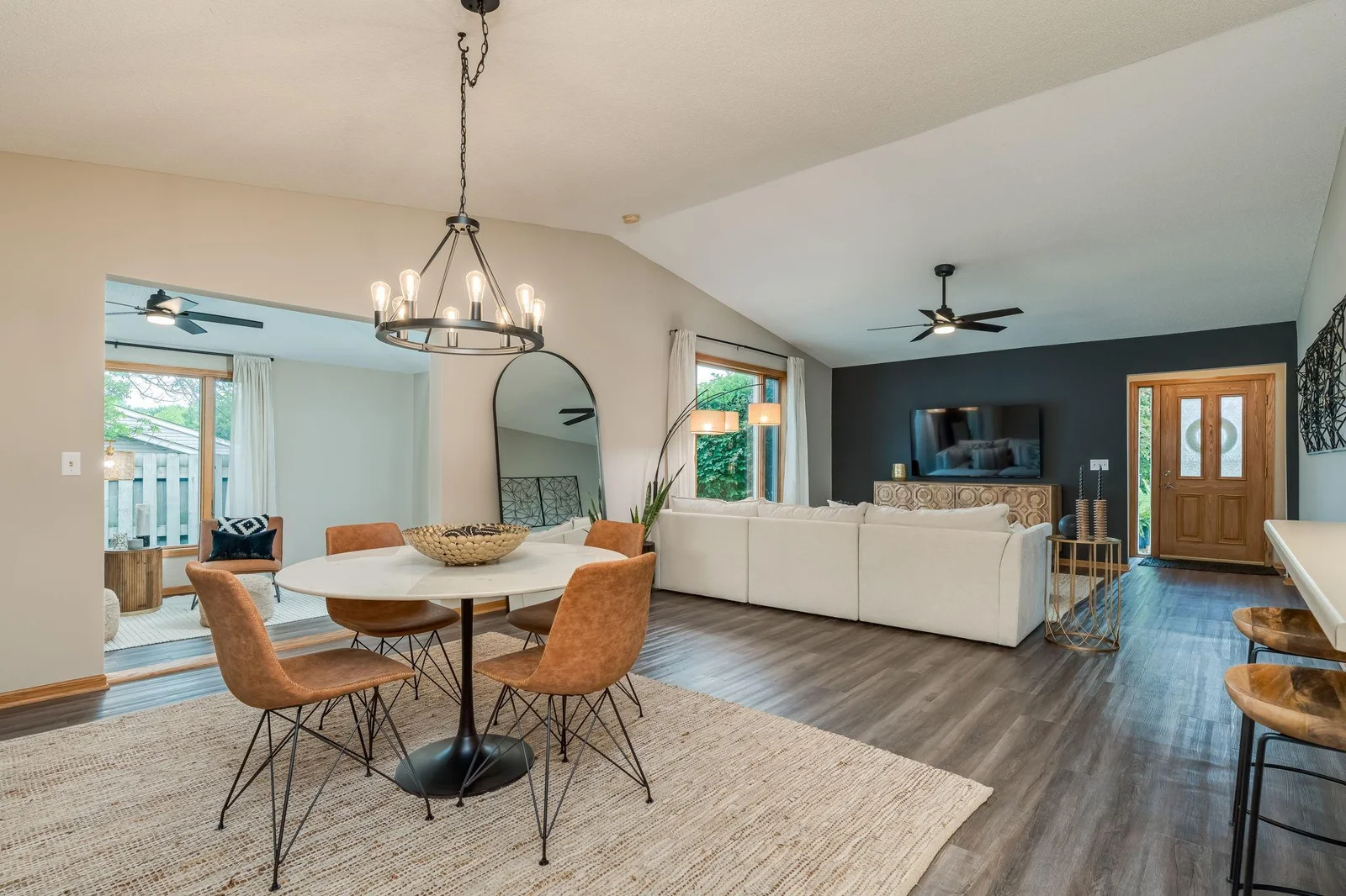 9-web-or-mls-623-e-rolling-hills-dr.jpg
