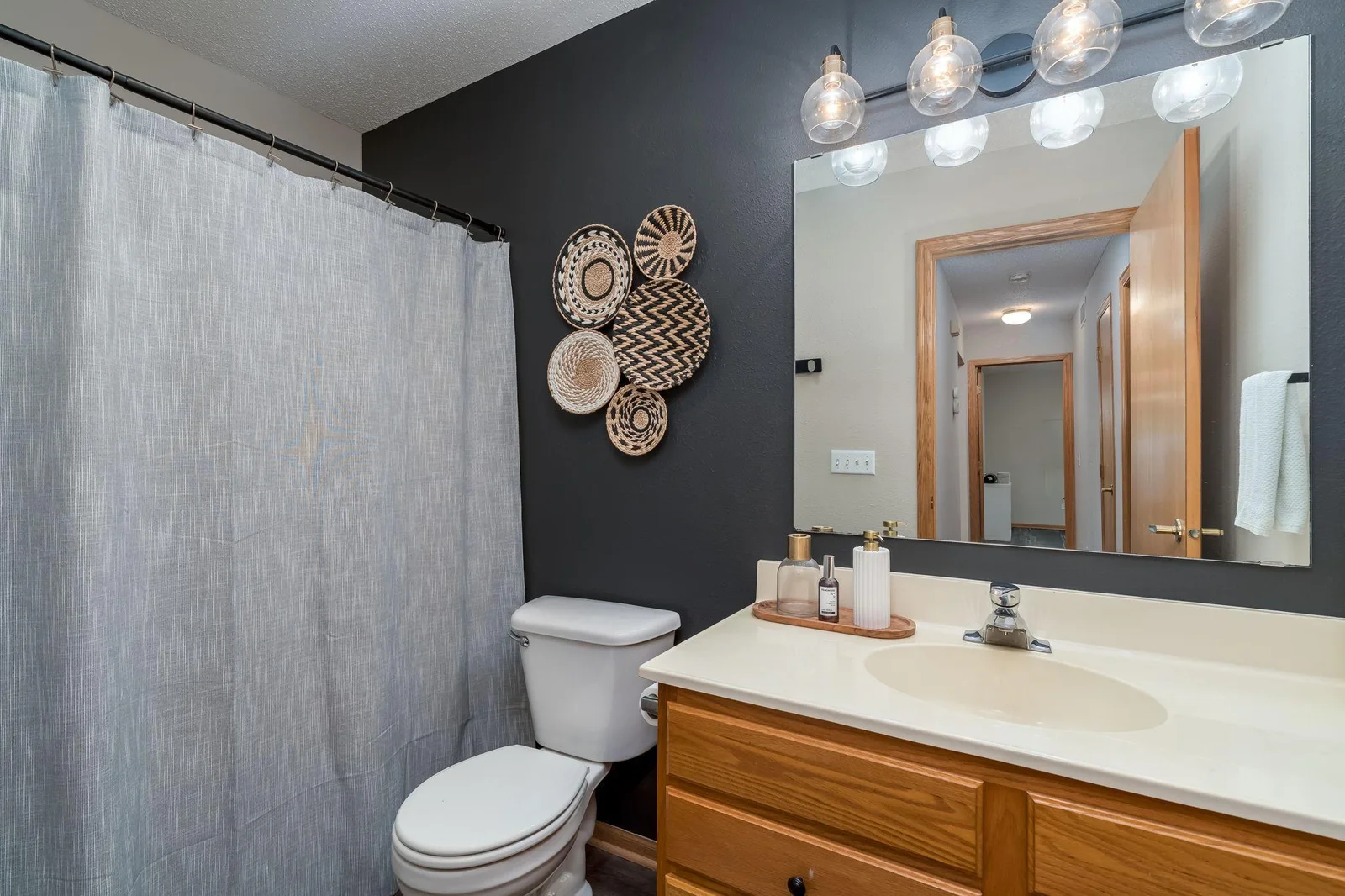 24-web-or-mls-623-e-rolling-hills-dr.jpg