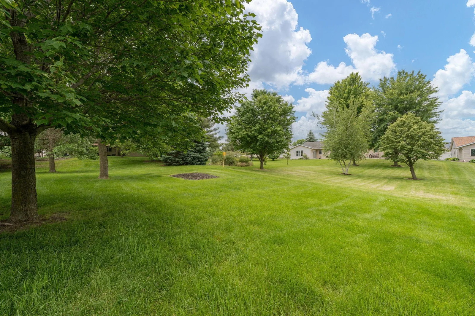 34-web-or-mls-623-e-rolling-hills-dr.jpg