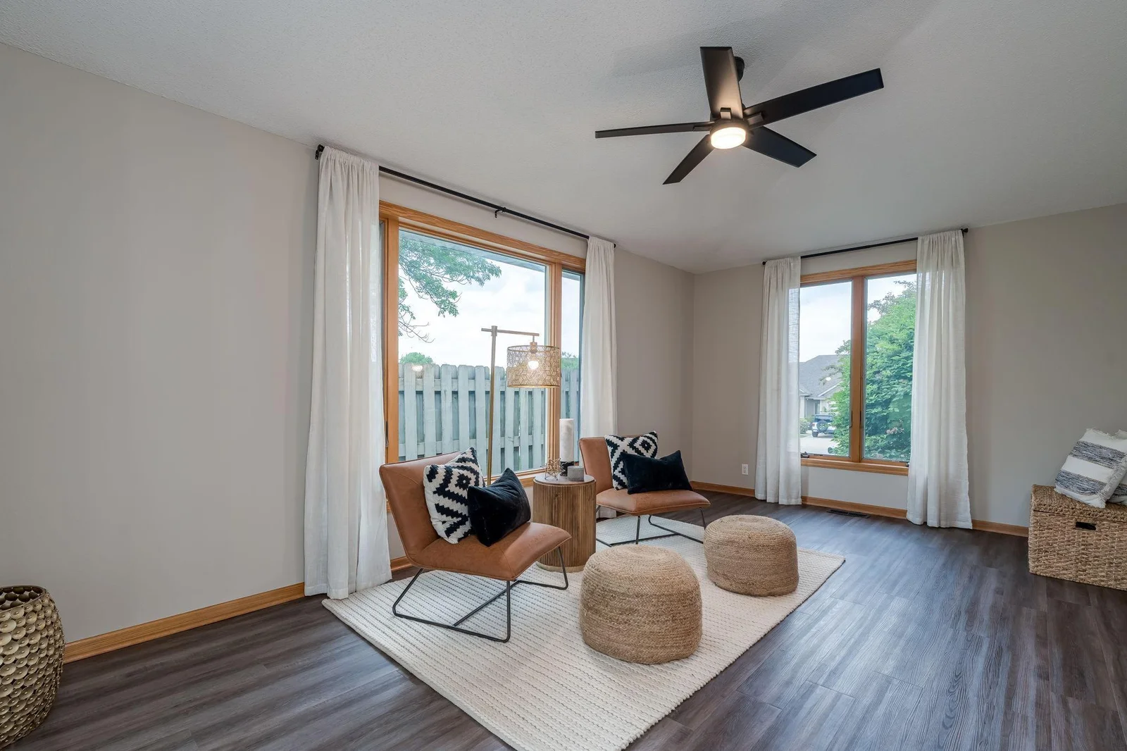 27-web-or-mls-623-e-rolling-hills-dr.jpg