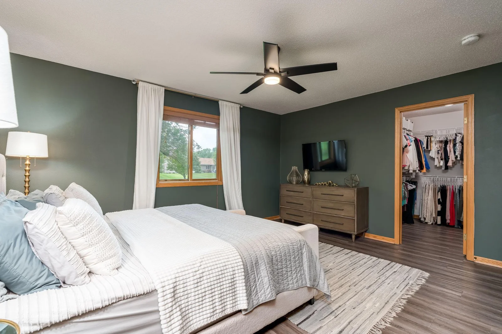 17-web-or-mls-623-e-rolling-hills-dr.jpg