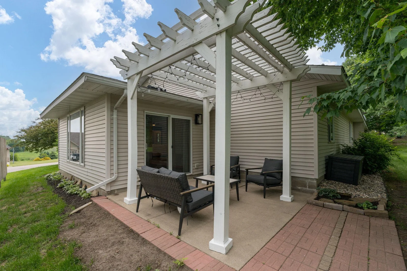 31-web-or-mls-623-e-rolling-hills-dr.jpg