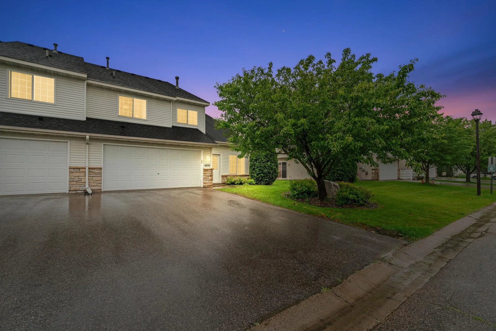 Spacious driveway