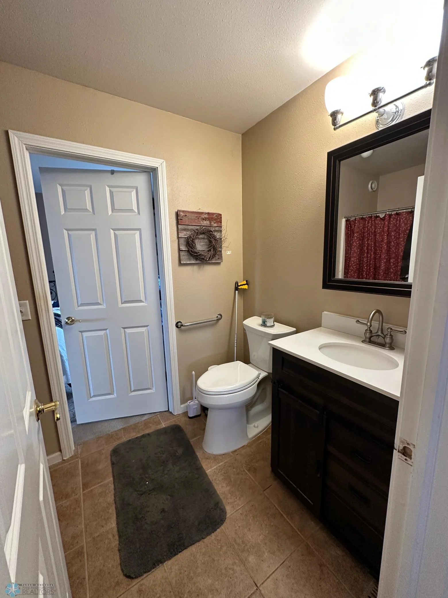 Main 3/4 bath