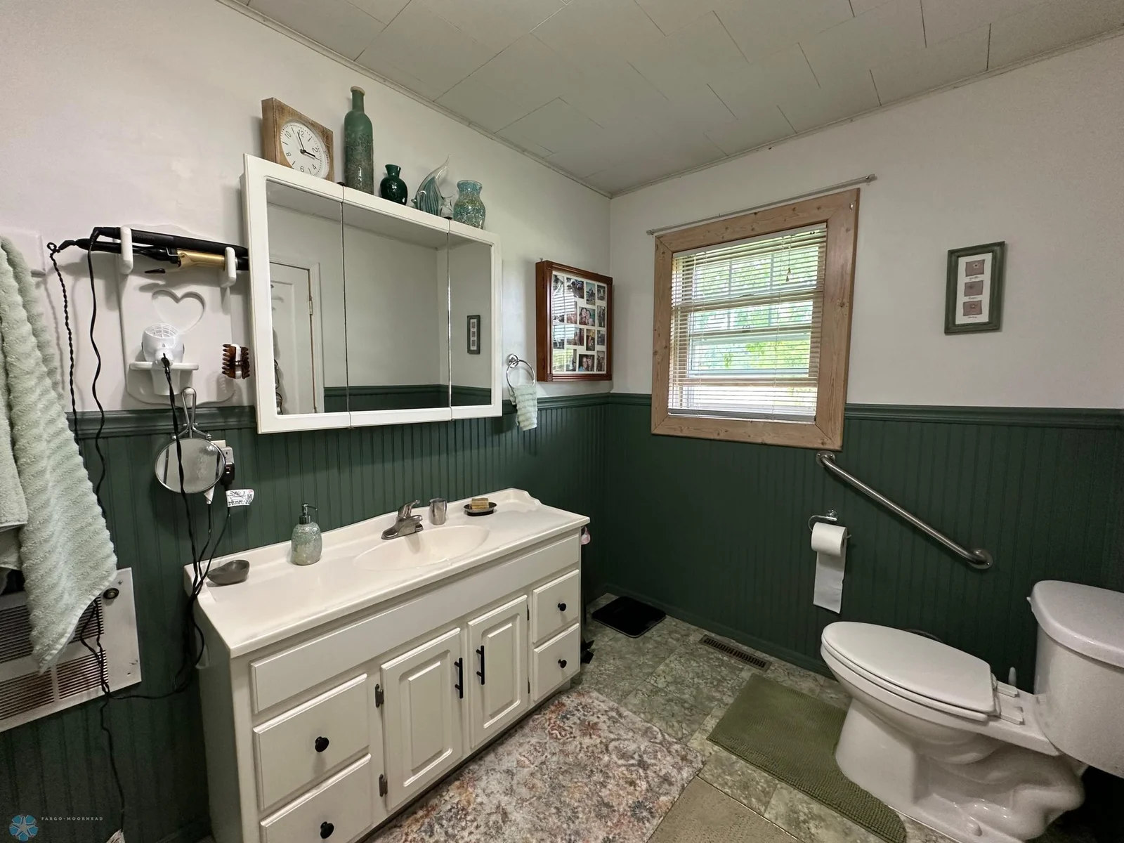 Primary 3/4 Bath