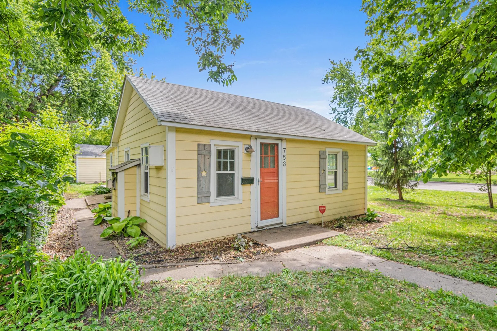 753 8th Avenue S-1.jpg