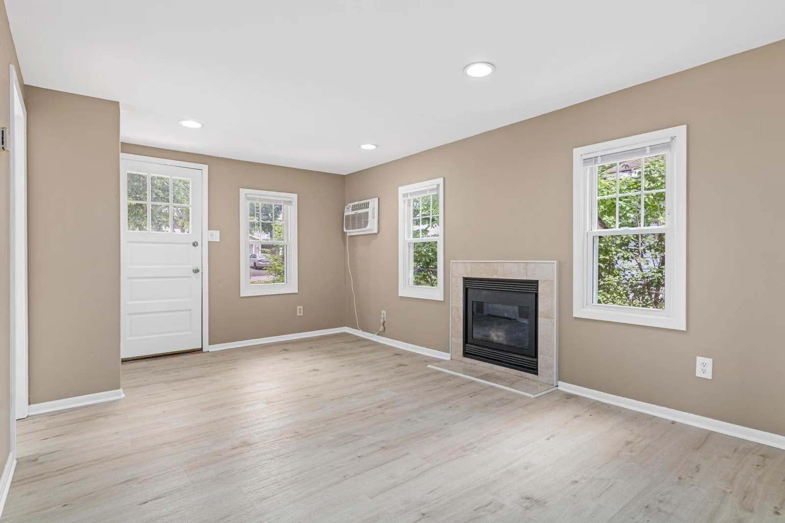 753 8th Avenue S-3.jpg