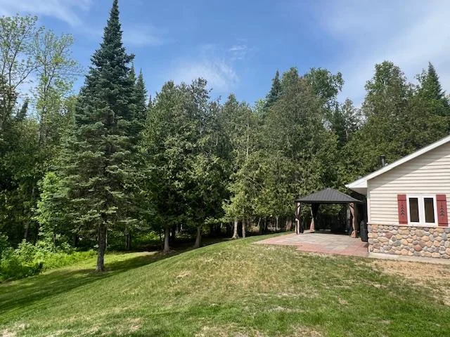 Wonderful mature trees and tidy, well maintained home