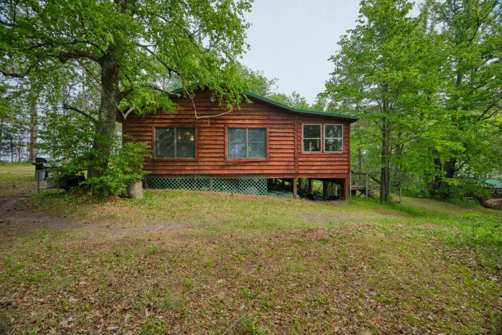 Main Cabin side view