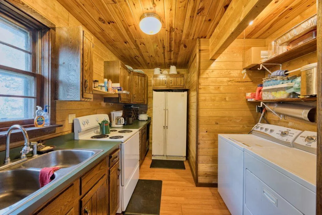 Kitchen/Laundry
