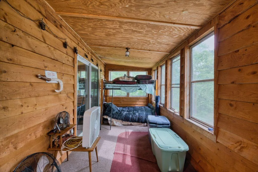 3 season porch with bunk beds