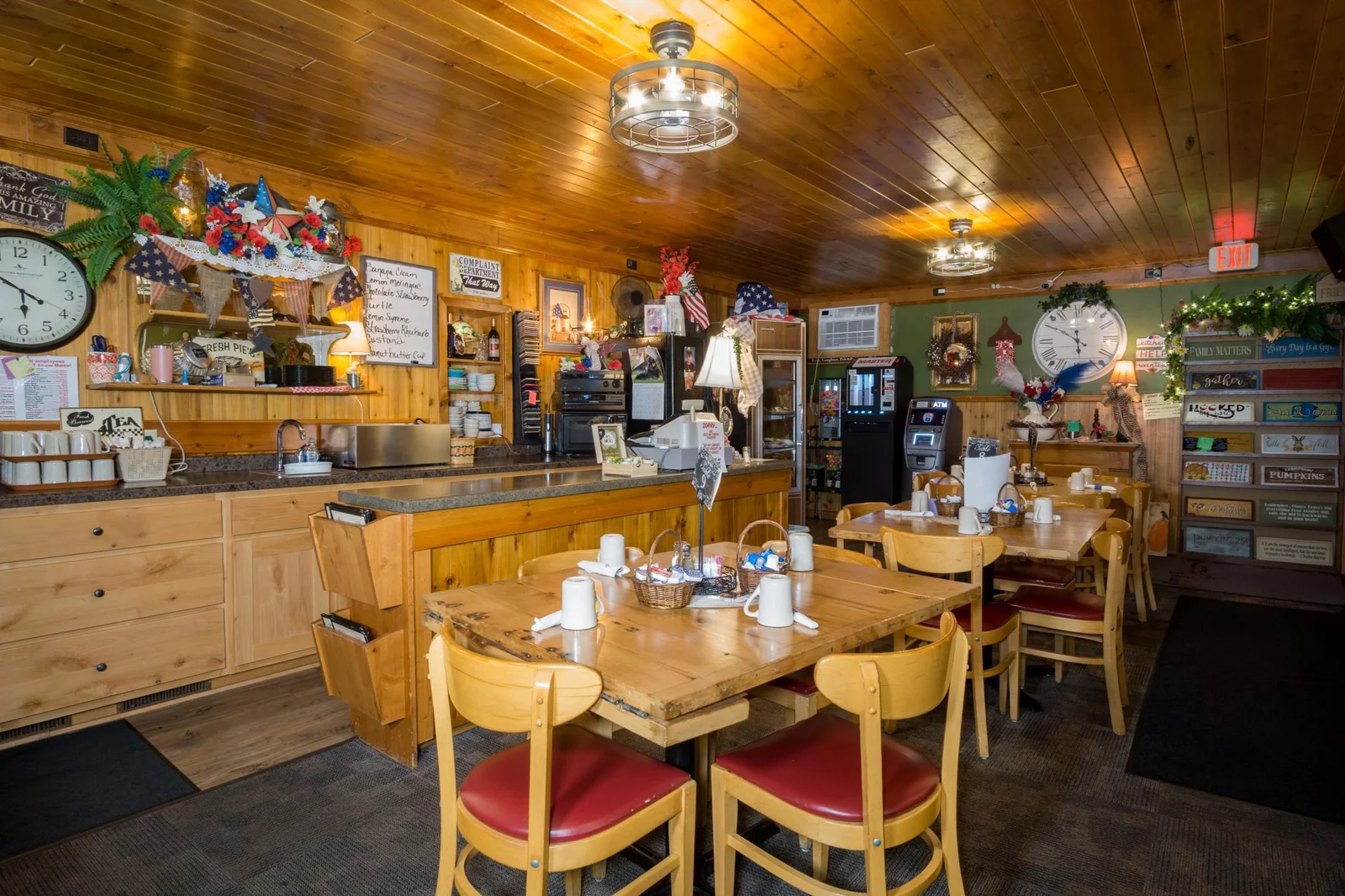 3 Dining Room.jpg