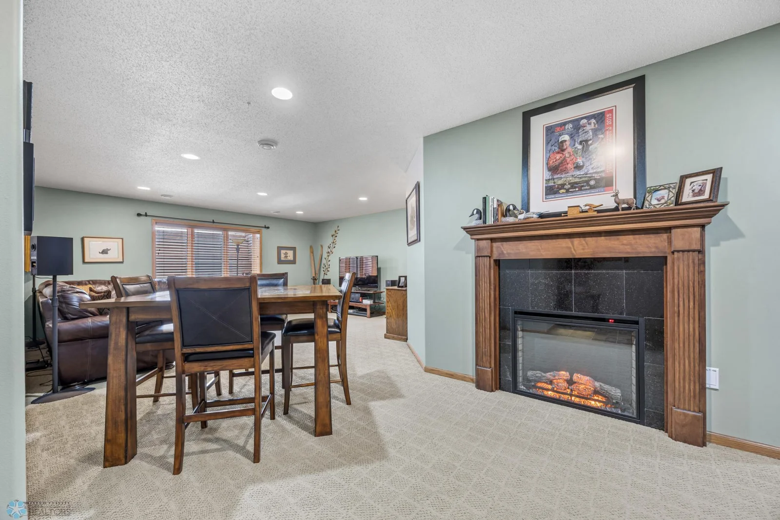 Gas fireplace